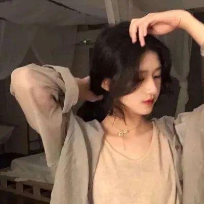 尸缠妖后海报